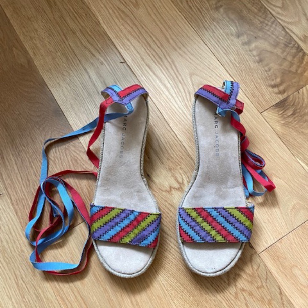 SANDALS /